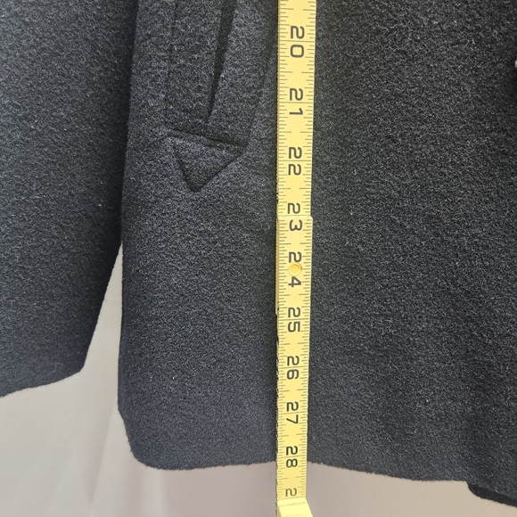 Elegant Black Double-Breasted Pea Coat - Picture 8 of 9